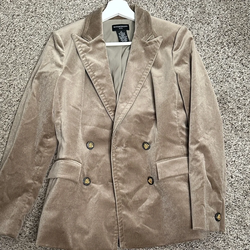 Sutton studio Duty Women's double breasted velvet Tan Blazer size 4p nautical